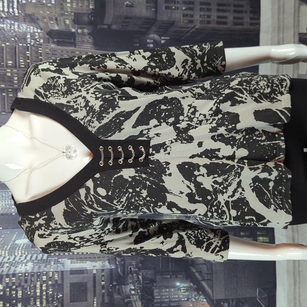 August Silk Knits sz XL 3/4 Sleeve Silk Blend Top with Silver Chain Embelishment